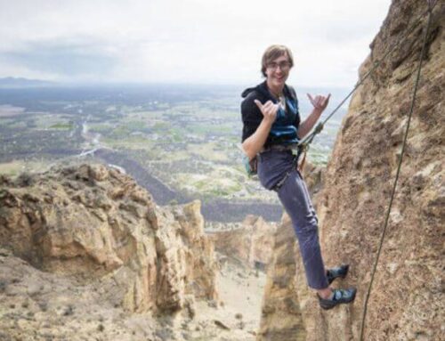 CLIMBER FALLS AT SMITH ROCK STATE PARK